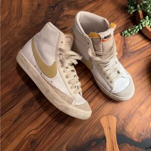 Nike blazer Mid ‘77